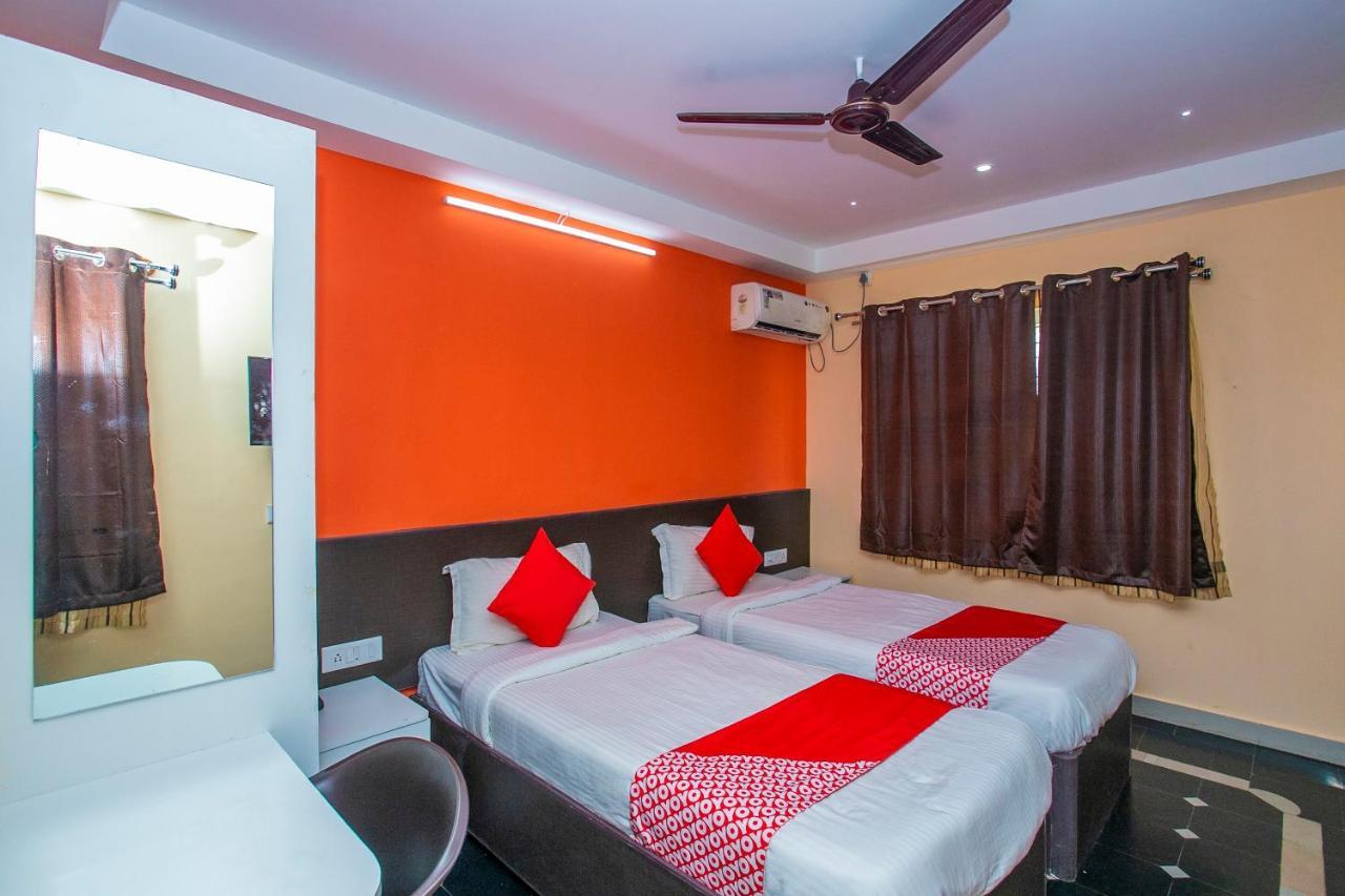 Oyo 22837 Chairmen'S Hotel Bangalore Dış mekan fotoğraf