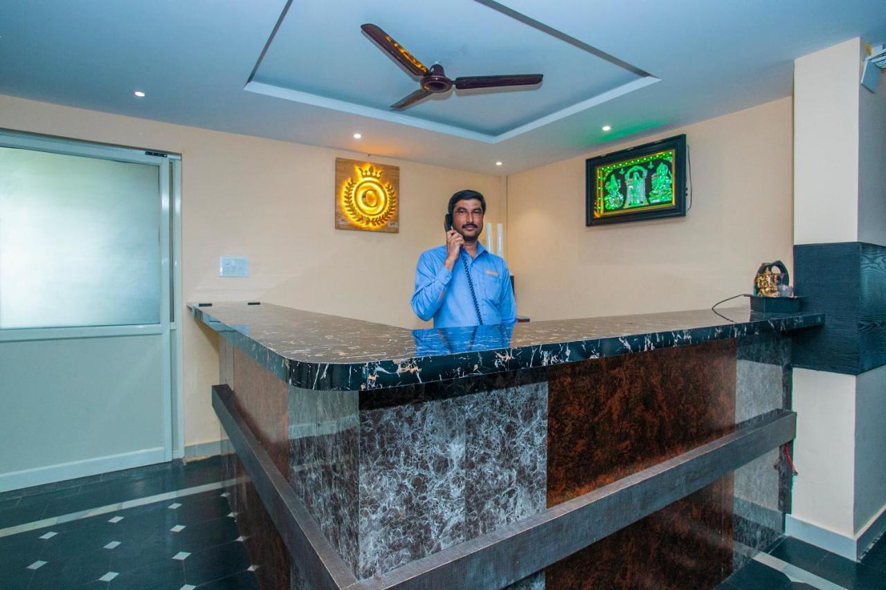 Oyo 22837 Chairmen'S Hotel Bangalore Dış mekan fotoğraf